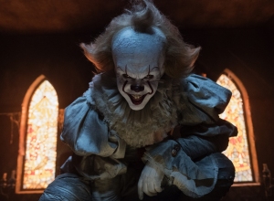 it-movie-image-pennywise-bill-skarsgard - obrazek