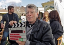 Stephen King Na planie serialu 'Pod kopułą'