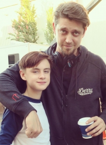 Jaeden Lieberher i andy Muschietti (zdjÄcie Andy Muschietti) - obrazek