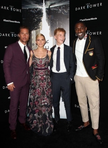 Matthew McConaughey, Katheryn Winnick, Tom Taylor i Idris Elba - obrazek