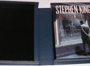 "Full Dark, No Stars" Signed & Traycased Edition - ksiÄĹźka w pudeĹku - obrazek