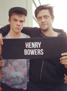 Nicholas Hamilton i Andy Muschietti (zdjÄcie Andy Muschietti) - obrazek