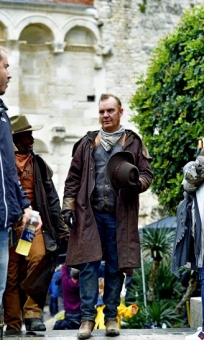 Na planie serialu "Mroczna WieĹźa" w Chorwacji (autor: Nikola Vilic) - obrazek