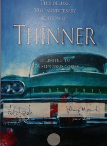 "Thinner" 30th Anniversary Edition - strona z autografami Lesa Edwardsa i Johnny'ego Mainsa - obrazek